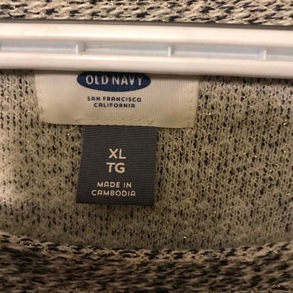 Women’s old navy sweater - Picture 2 of 2